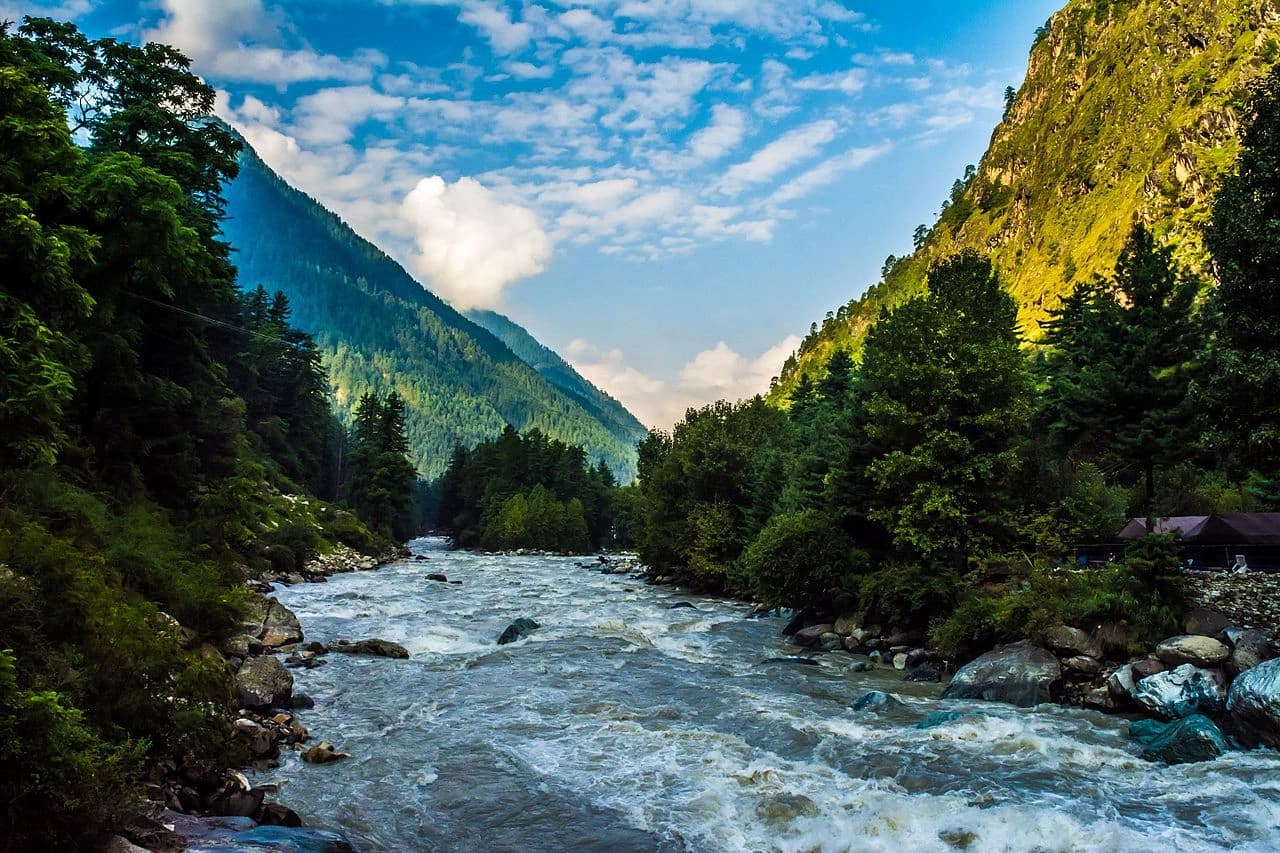 Kasol, Himachal Pradesh — Riverside, bohemian, lower-number gatherings.